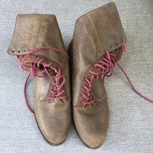 Cole Haan Lace-up Boots sz 9 Purple detail